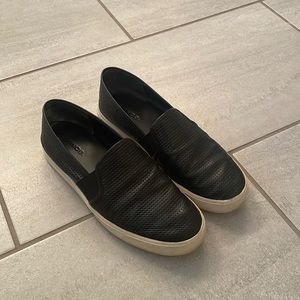 VINCE Black leather Blair Slip On 7.5